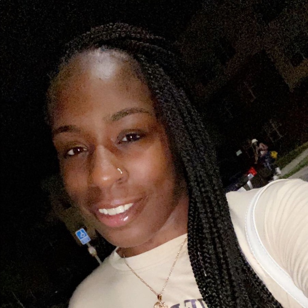 Meet your Posher, Janecia